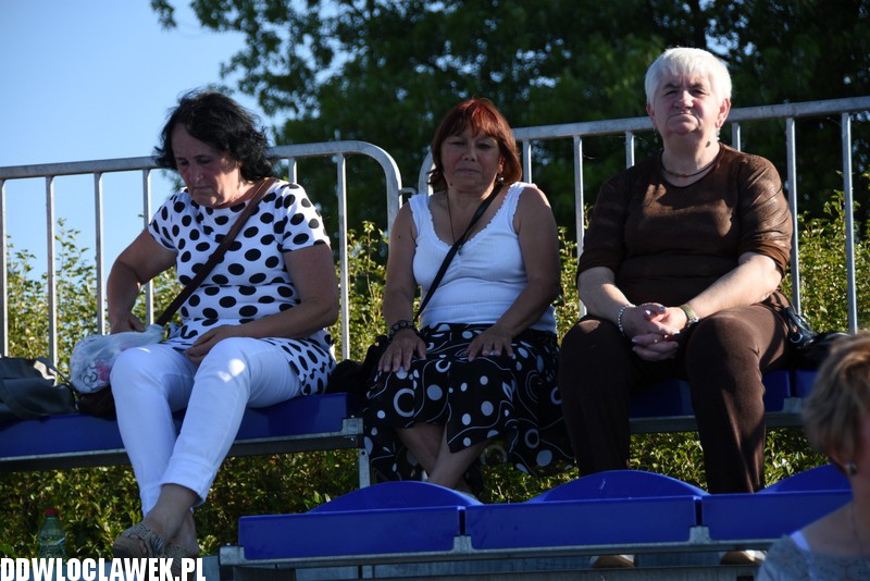 Łęgowianie na pływającej scenie
