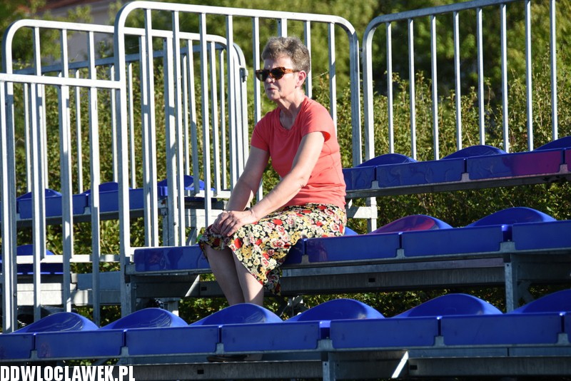 Łęgowianie na pływającej scenie