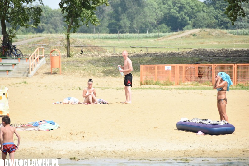 Upalna sobota na jeziorem Choceńskim