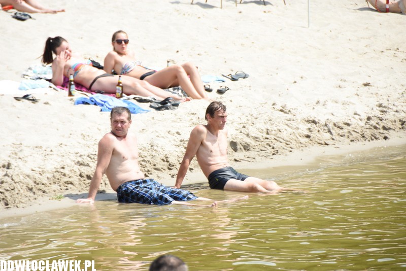 Upalna sobota na plaży w Chodczu