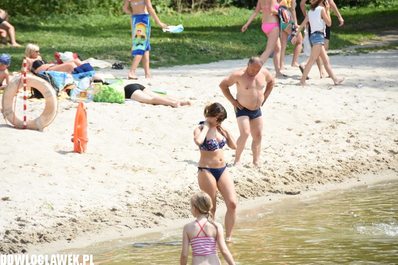 Upalna sobota na plaży w Chodczu