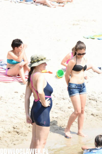 Upalna sobota na plaży w Chodczu