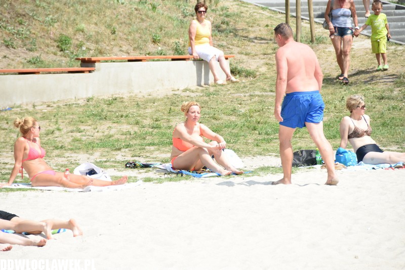 Upalna sobota na plaży w Chodczu
