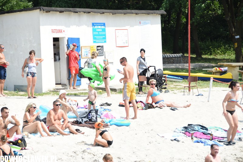 Upalna sobota na plaży w Chodczu