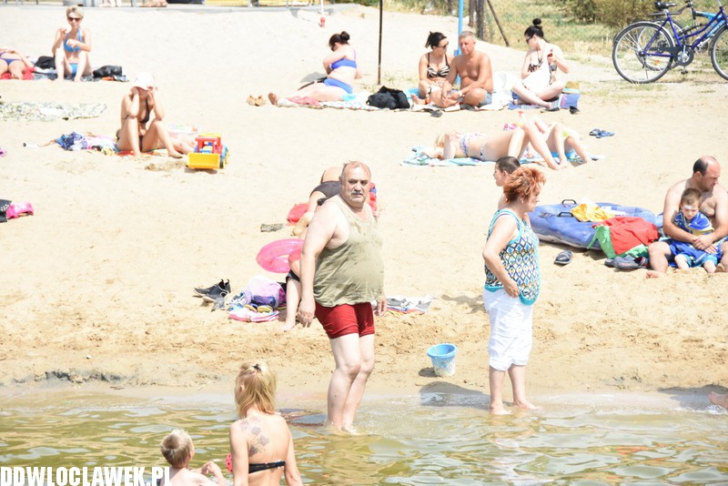 Upalna sobota na plaży w Lubieniu