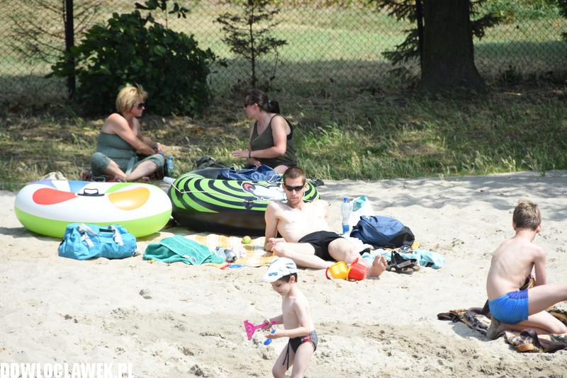 Upalna sobota na plaży w Lubieniu