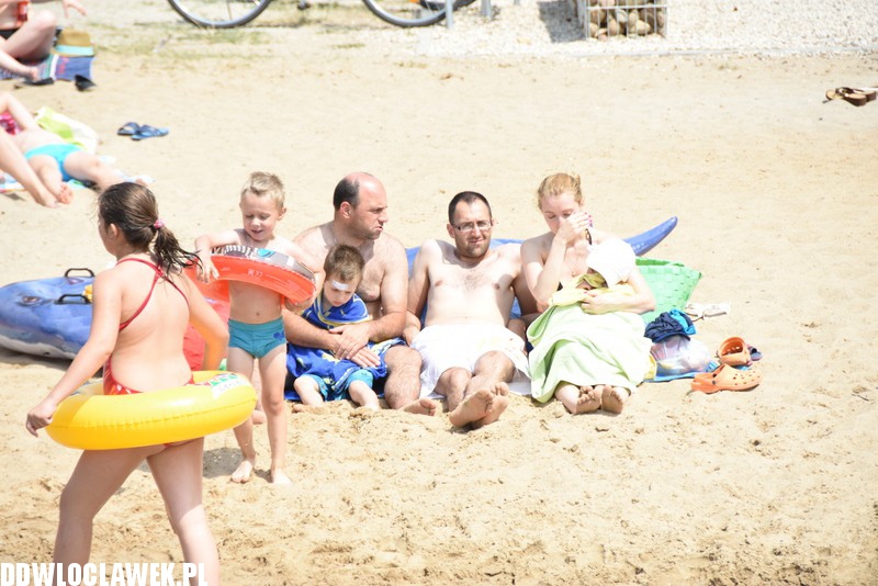 Upalna sobota na plaży w Lubieniu