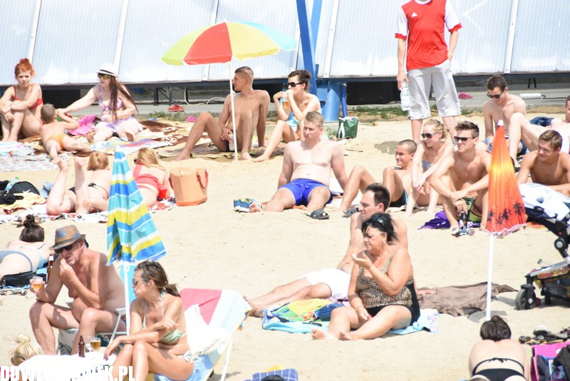 Upalna sobota na plaży w Lubieniu