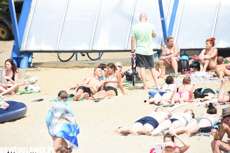 Upalna sobota na plaży w Lubieniu