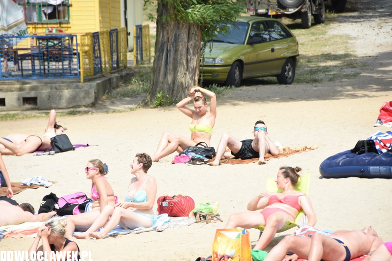 Upalna sobota na plaży w Lubieniu