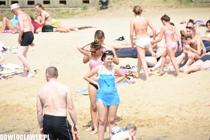 Upalna sobota na plaży w Lubieniu