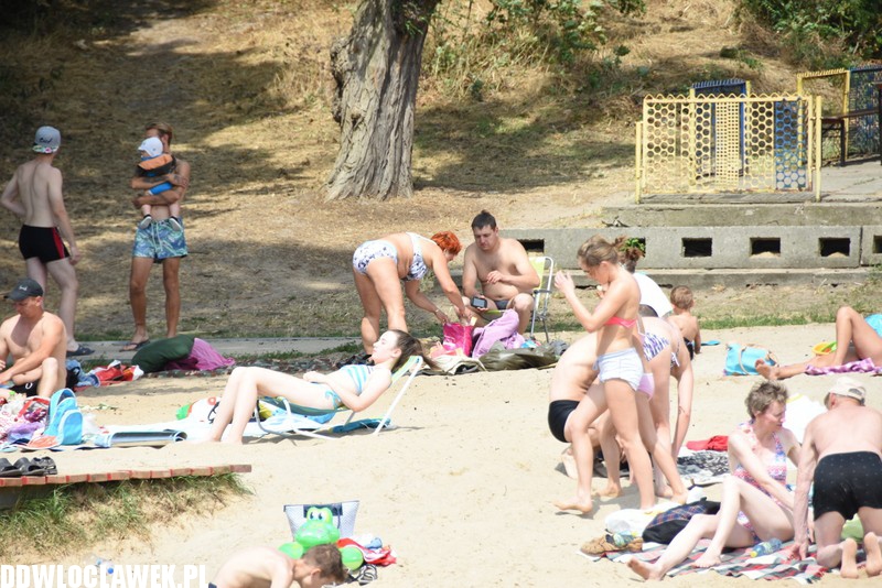 Upalna sobota na plaży w Lubieniu