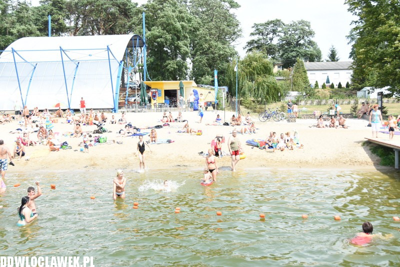 Upalna sobota na plaży w Lubieniu