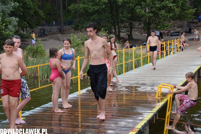 Upalna sobota na jeziorem Czarnym