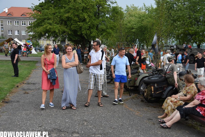 Piknik historyczny na bulwarach