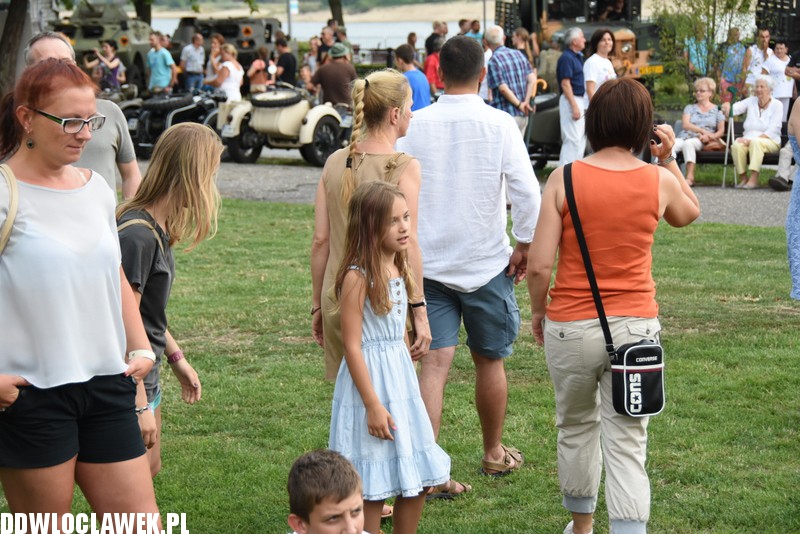 Piknik historyczny na bulwarach