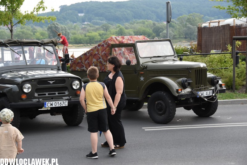 Piknik historyczny na bulwarach
