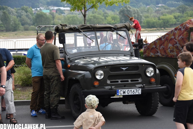 Piknik historyczny na bulwarach
