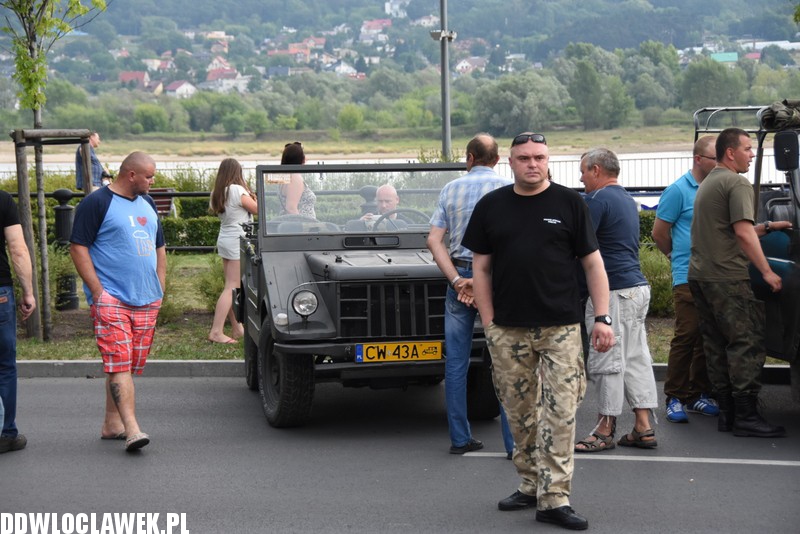 Piknik historyczny na bulwarach