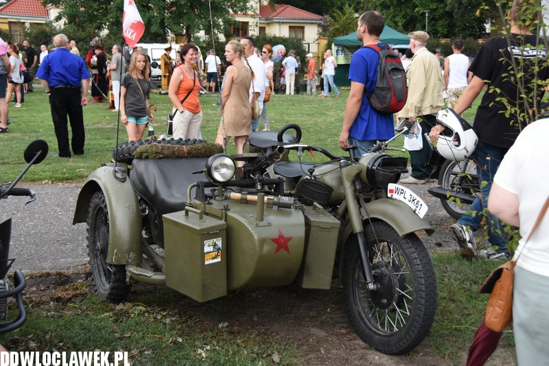 Piknik historyczny na bulwarach
