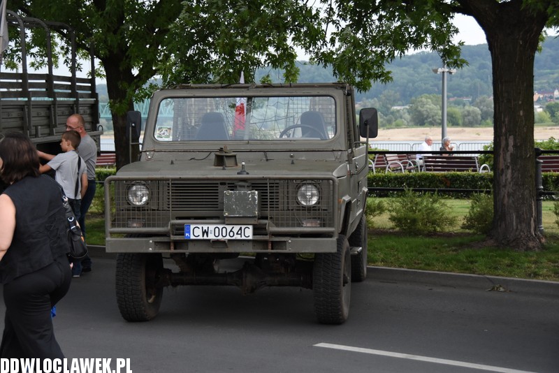 Piknik historyczny na bulwarach