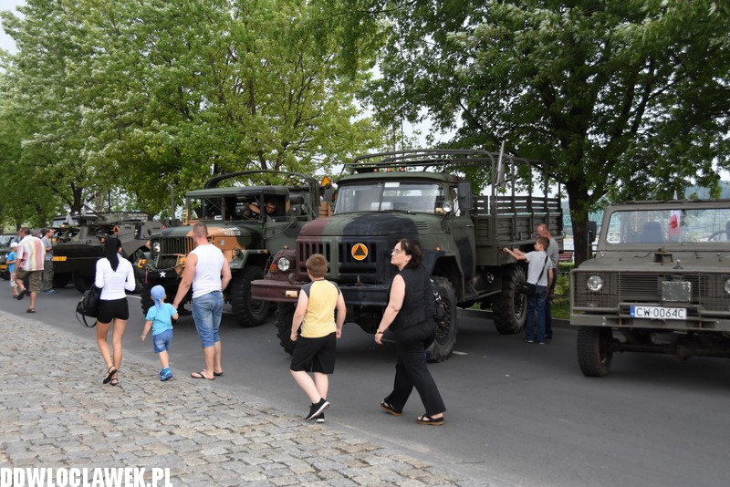 Piknik historyczny na bulwarach