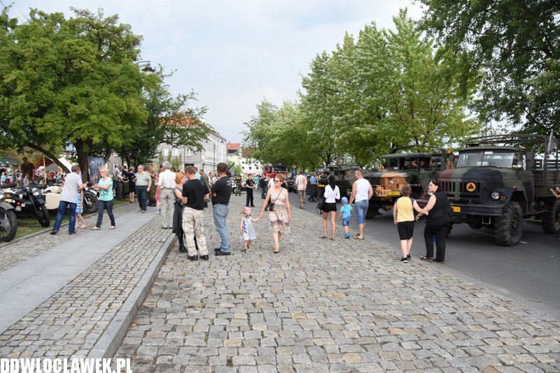 Piknik historyczny na bulwarach