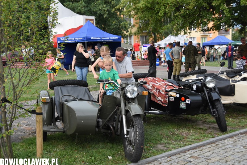 Piknik historyczny na bulwarach