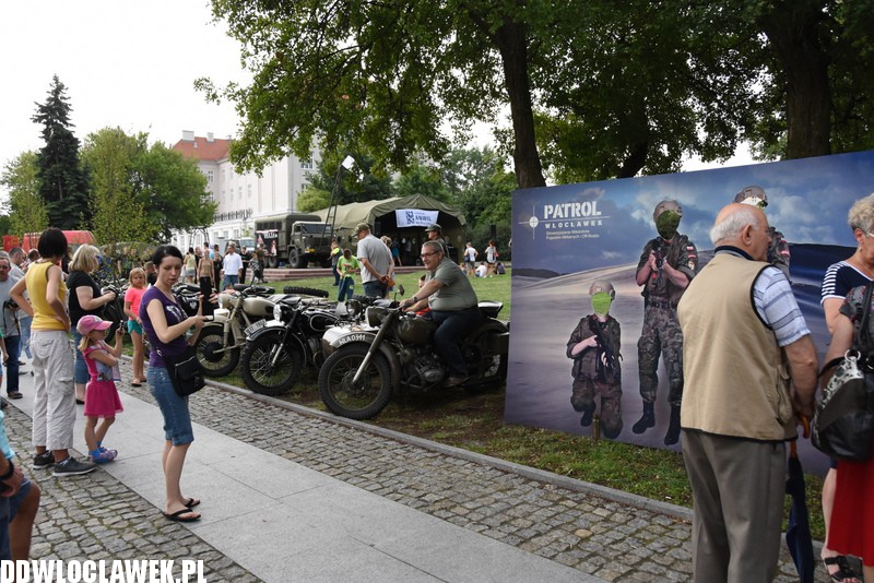 Piknik historyczny na bulwarach