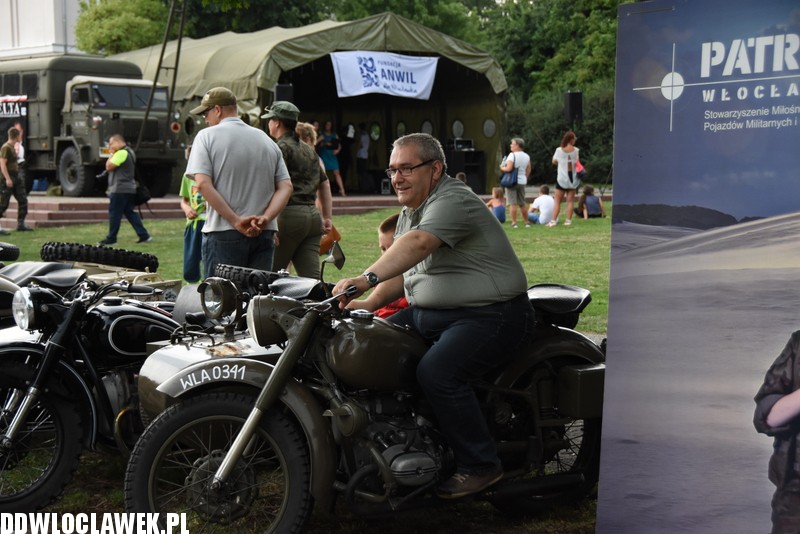 Piknik historyczny na bulwarach