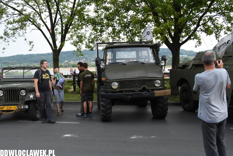 Piknik historyczny na bulwarach