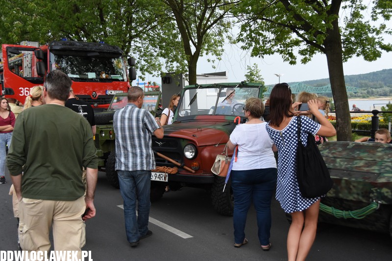 Piknik historyczny na bulwarach