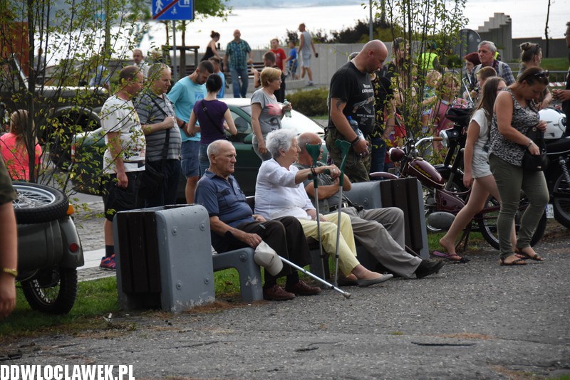Piknik historyczny na bulwarach