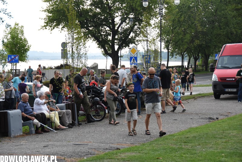 Piknik historyczny na bulwarach
