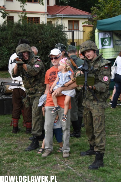 Piknik historyczny na bulwarach