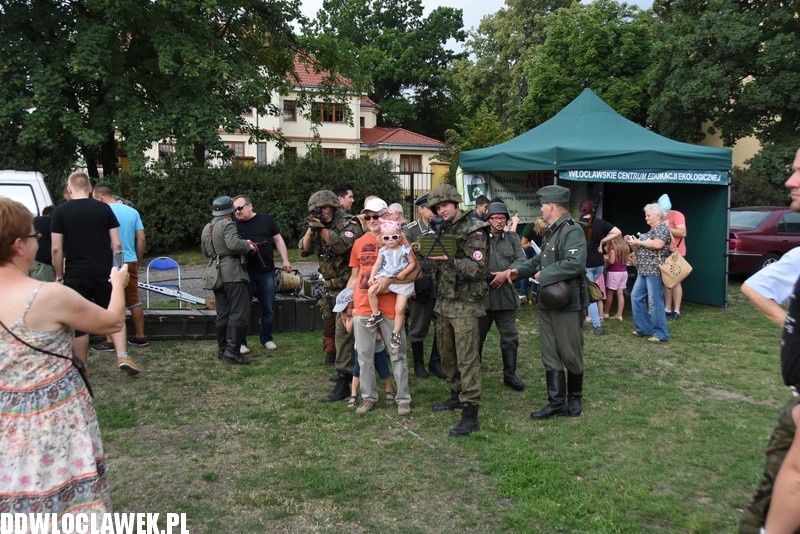 Piknik historyczny na bulwarach