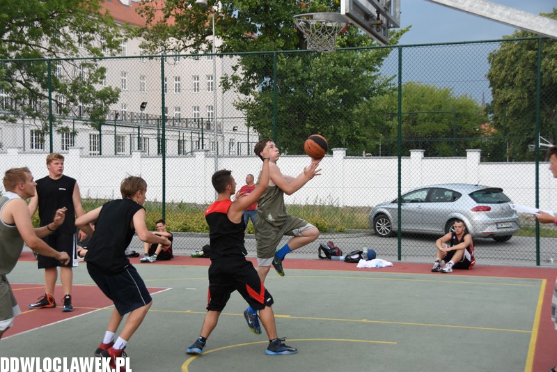 Turniej koszykóki na bulwarach