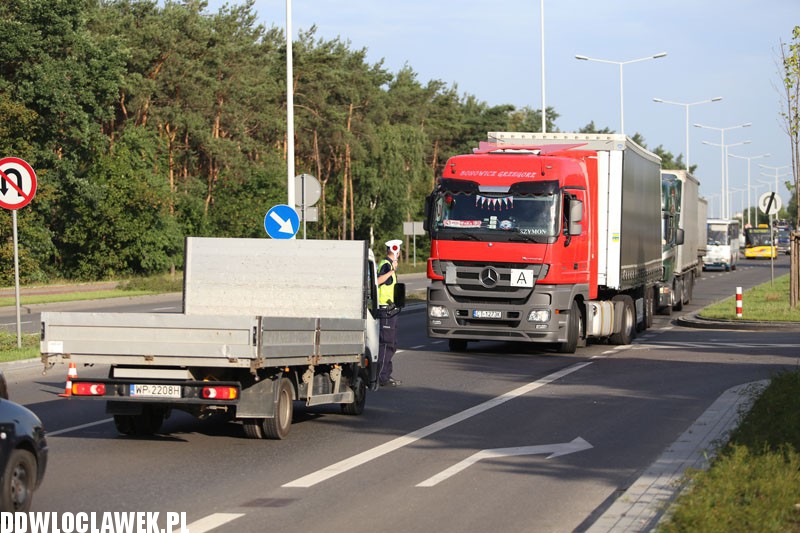 Kolizja dwóch ciężarówek przy Toruńskiej