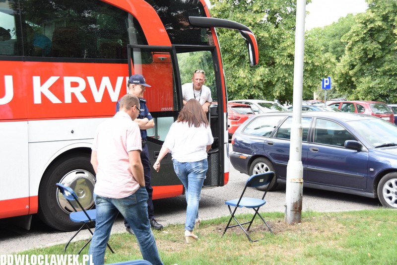 Policjanci oddali krew dla ofiar wypadków