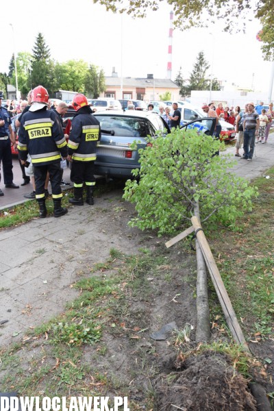 Kolizja trzech aut na Wienieckiej