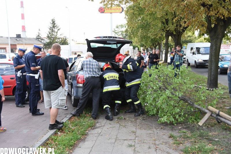 Kolizja trzech aut na Wienieckiej