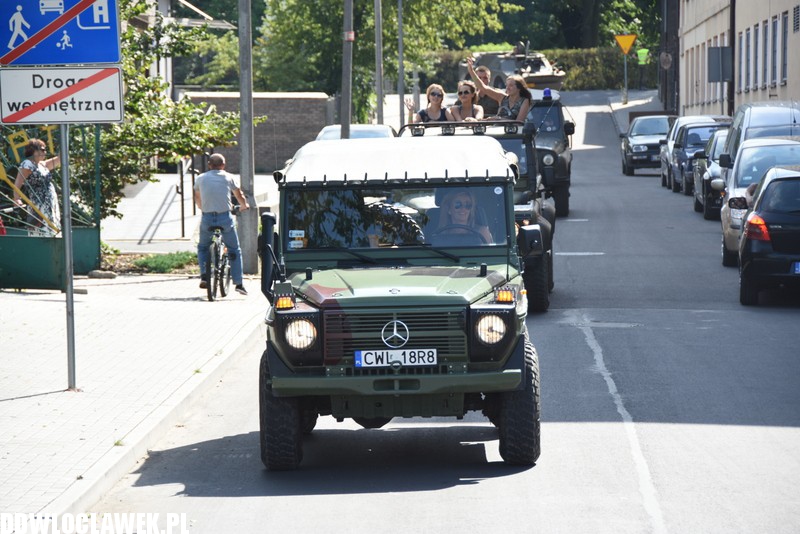 Zlot pojazdów militarnych na przystani