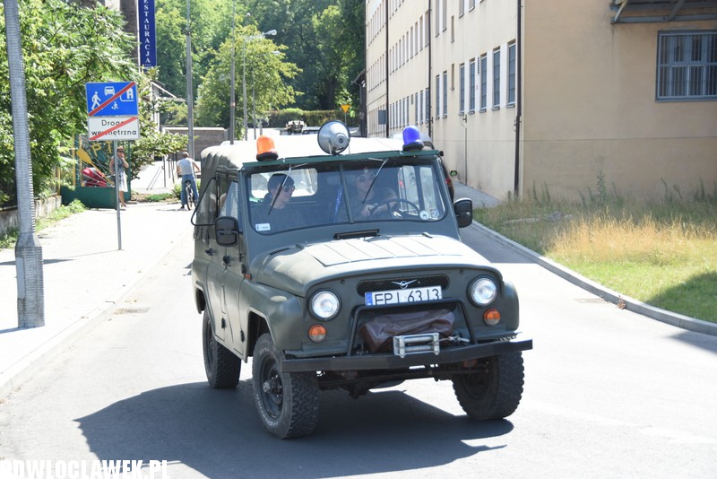 Zlot pojazdów militarnych na przystani