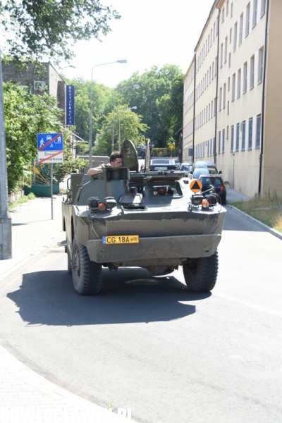 Zlot pojazdów militarnych na przystani