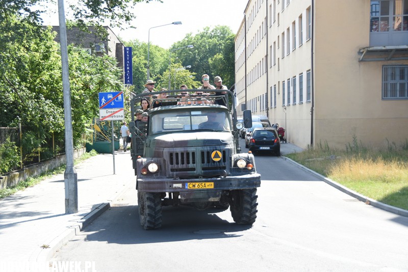 Zlot pojazdów militarnych na przystani