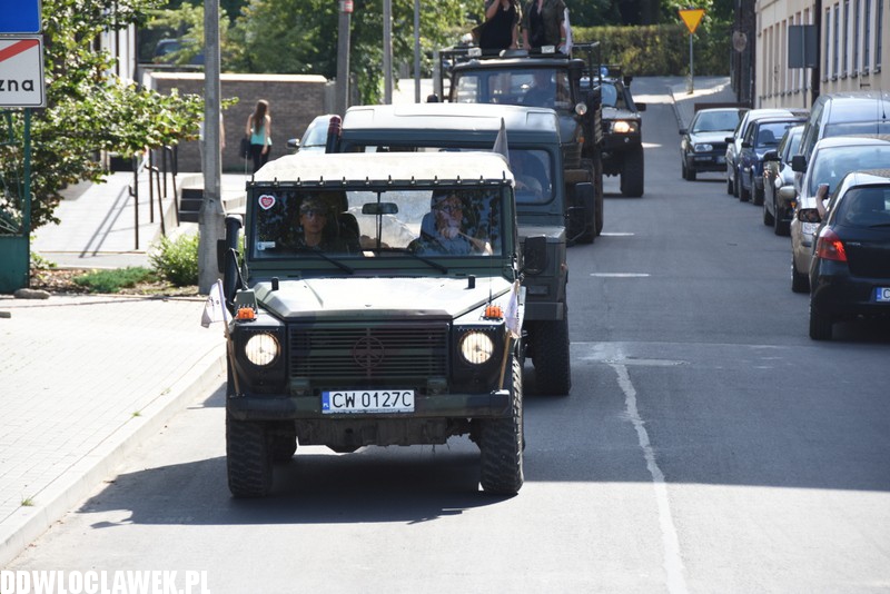 Zlot pojazdów militarnych na przystani
