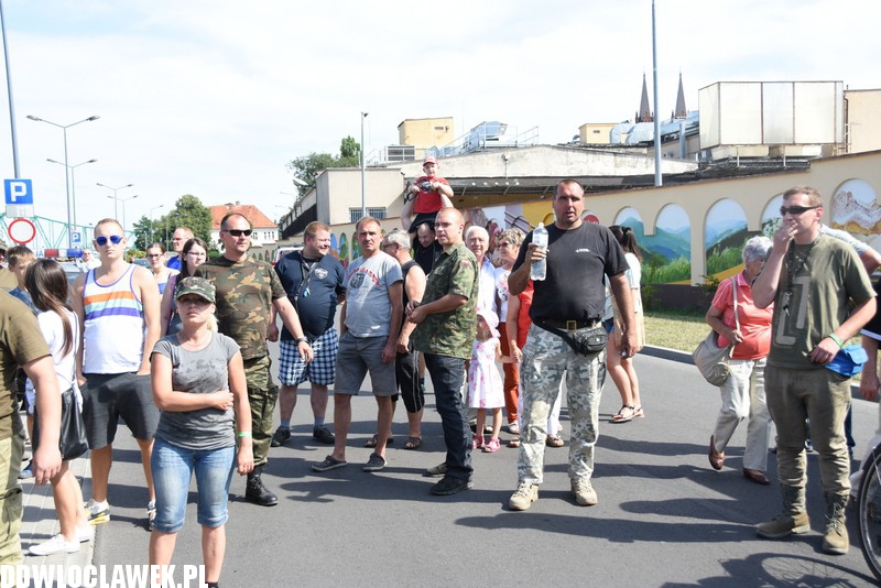 Zlot pojazdów militarnych na przystani