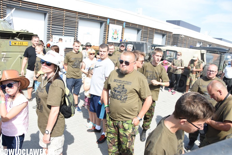 Zlot pojazdów militarnych na przystani