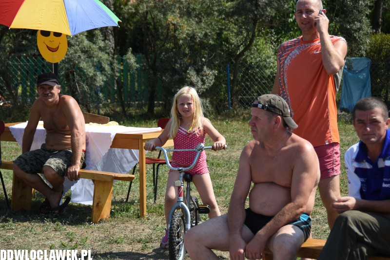 Piknik nad jeziorem Rybnica