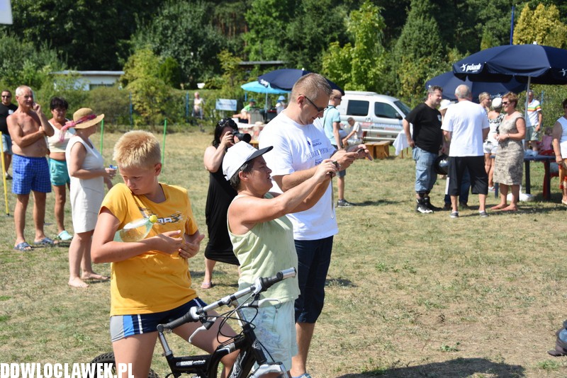 Piknik nad jeziorem Rybnica